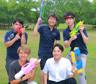 「スプラッシュ！！丹波！！」をＰＲする実行委員会メンバーら＝丹波年輪の里