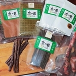 シカを余すことなく活用した「鹿の匠　丹波」のスティック、ジャーキー、レトルトなど