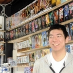 クレーンゲームの奥深さを語る山名凌さん＝丹波市春日町黒井、ビーハウススポーツ