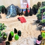 つるの剛士さんが作った箱庭＝篠山チルドレンズミュージアム