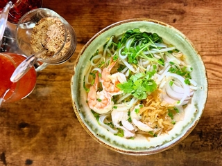 季節の食材を使ったフォー（提供）