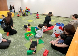 広さが２．８倍になった氷上子育て学習センター＝丹波市氷上町本郷