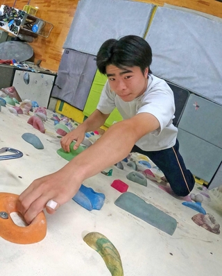 ２年ぶりの近畿大会で飛躍を誓う吉竹輝太郎さん＝柏原高校