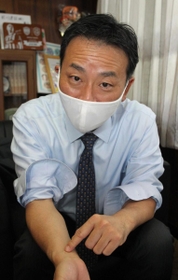 入院時を振り返る前川真一郎さん＝加古川市内