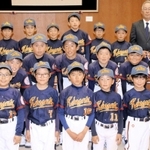 加古川ウインズの選手ら＝加古川市役所　