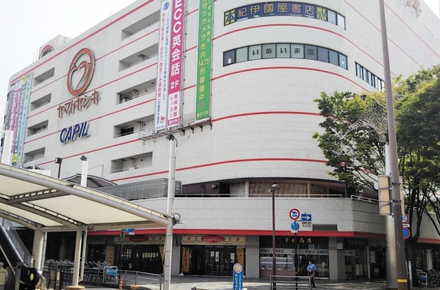 加古川ヤマトヤシキの賃貸契約が８年間更新される再開発ビル「カピル２１」＝加古川市加古川町篠原町