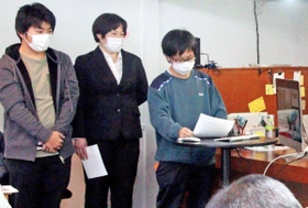 活動の成果を報告する兵庫大の（左から）平野幹さん、目黒愛実さん、松尾優志さん＝東播磨フィールドステーション