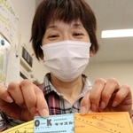 運用が始まったＯＫカード＝尾上公民館