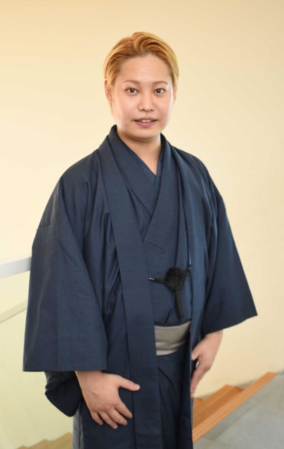 国立文楽劇場で独演会を開く浪曲師京山幸太さん＝加古川市加古川町北在家