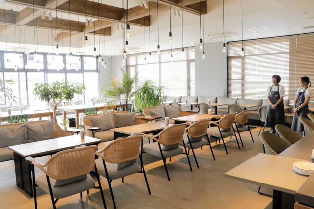 明るく開放的な雰囲気のレストラン「ＮＯＣＡ」＝稲美町六分一