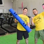 ニックこと間瀬大介さん（左）と、ノリこと松本典昭さん。閉店したジムを新店「ベリーベリー」として“復活”させた＝加古川市東神吉町出河原