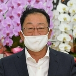 ３１日に投開票された衆院選。兵庫１０区（加古川、高砂市、稲美、播磨町）で自民党前職の渡海紀三朗氏（７３）が１０選を決め、比例近畿で日本維新の会新人の掘井健智氏（５４）が初当選した。一夜明けた１日、選挙戦の受け止めや今後の抱負などを聞いた。