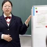 全国商業高校英語スピーチコンテストに向けて練習する柴嘉慕さん＝加古川南高校