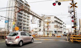 「開かずの踏切」に指定されている上土堤一踏切＝加古川市平岡町新在家