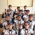 全国大会での優勝を誓う東播ナインストリームの選手＝加古川市役所