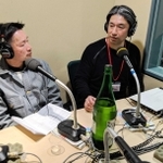 ラジオ番組「防災ショットバー」に出演する大西賞典さん（右）ら＝２０１９年３月、加古川市加古川町粟津（大西さん提供）