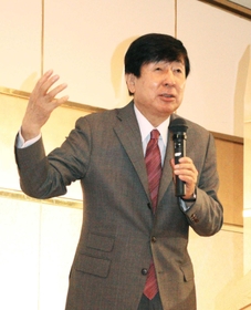 手嶋龍一氏