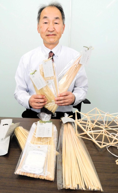 特産大麦の麦わらプロジェクトに期待をかけるＪＡ兵庫南の野村隆幸専務＝加古川市加古川町寺家町