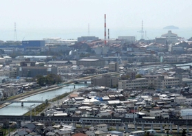 関空の整備候補地になっていた高砂沖の播磨灘＝高砂市の竜山から望む
