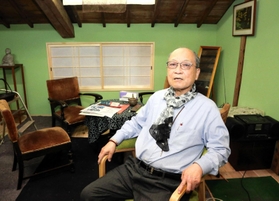 施設についての抱負を語る大西文三さん＝高砂市高砂町北本町、和のＢｕ（美）小サロン大西記念館