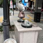 壊された「かっつん」のモニュメント＝５月９日、加古川市加古川町寺家町