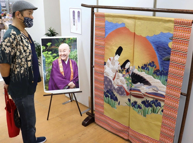 源氏物語」豪華西陣織で 瀬戸内寂聴さんしのび特別展 細い絹糸で繊細に