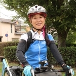自転車で北海道一周を達成した森田宮子さん＝加古川市加古川町北在家、東初辺公園