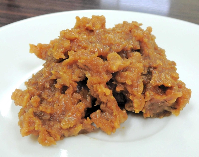 ＪＡ兵庫南が新発売した「むぎみそ」。大麦のつぶつぶと香りが特徴だ