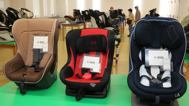 貸し出し希望者を募っているベビー用品＝エコクリーンピアはりま