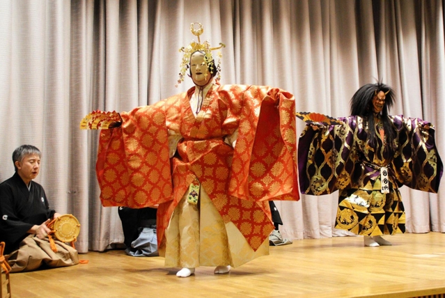 玉岡かおるさんが原作を手がけ、観客を魅了した新作能「媽祖」＝加古川市平岡町新在家