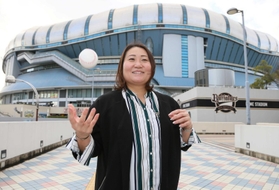 オリックスでスカウトを務める乾絵美さん。「『野球だけは負けたくない』という強い気持ちを持った選手を見つけたい」＝大阪市西区