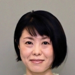 迎山志保氏