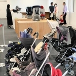 貸し出されているベビーカーなどの中古品＝エコクリーンピアはりま