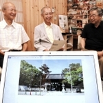 再建４００年祭のプレイベントについて話し合うルネサンスみなと町高砂の藤村清春副会長（左）、新井哲三会長（中）、生南匡浩事務局長＝高砂市高砂町高瀬町、花井家住宅
