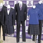 今春導入された東播磨高の標準服＝加古川市加古川町北在家、加古川市民会館