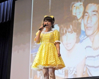 自らの経験を交え、高校生に多様な生き方について話すはるな愛さん＝県立農業高校