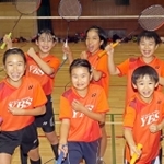 全国大会に出場する（後列左から時計回りに）高見芹菜さん、今竹葉生さん、秋庭真尋君、栗田遥翔君、大原綾乃さん、宇都陽菜乃さん＝加古川市加古川町大野、氷丘中学校