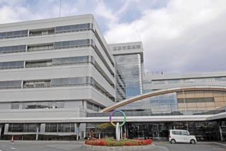 将来構想が示され、建て替えが予定されている高砂市民病院＝高砂市荒井町紙町
