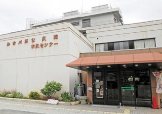 新たに「子どもの交流すぺーす『わかば』ウエスト」が開設された加古川西公民館＝加古川市米田町平津