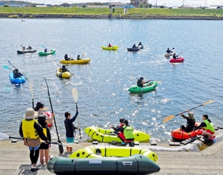 部活動の地域移行に向け、水上スポーツクラブの会場となる漕艇センター＝加古川市上荘町（市提供）