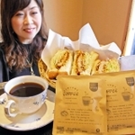 「とんかつ　きりしま」と「Ｋｏｔｏｂｕｋｉ焙煎」が共同開発した「とんかつに合うＣＯＦＦＥＥ」＝加古川市別府町新野辺
