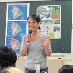 「ハワイでの活動とのつながりを感じ、ますます神野が好きになった」と話す長谷川久美子さん＝加古川市神野町