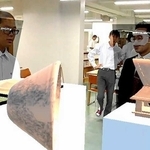 ゴーグル越しに見える映像。立体的な土器が現れ、手に取ることができる＝東播工業高校（同校提供）