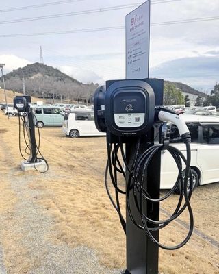 加古川ウェルネスパークに設置したＥＶ充電設備＝加古川市東神吉町天下原