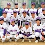 全国大会に初めて出場する陵南中野球部員ら＝加古川市野口町水足