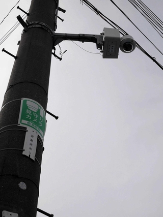 ５００台で稼働し始めた高砂市の「見守りカメラ」＝高砂市荒井町千鳥２