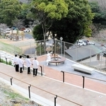 鹿嶋神社の祈祷殿から本殿に続く新設の「なだらか参道　みどりの小径」＝高砂市阿弥陀町地徳