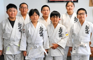 柔道の全国大会、優勝目指し鍛錬 高砂道場の小学生7人 東京で9月|東播