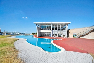 加古川海洋文化センター＝加古川市別府町港町（加古川市提供）