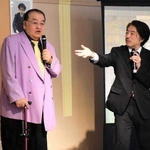 笑いを誘うトークで会場を沸かせた神吉宏充七段（左）と久保利明九段＝ウェルネージかこがわ
